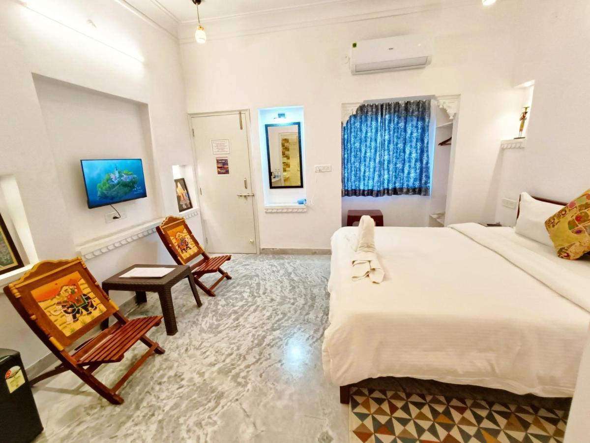 Prakash Ji'S Haveli -Luxurious Lakeside Retreat- Hotel Udaipur Eksteriør billede
