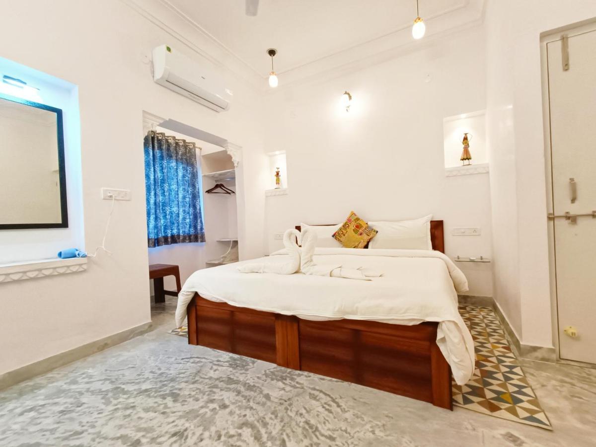 Prakash Ji'S Haveli -Luxurious Lakeside Retreat- Hotel Udaipur Eksteriør billede