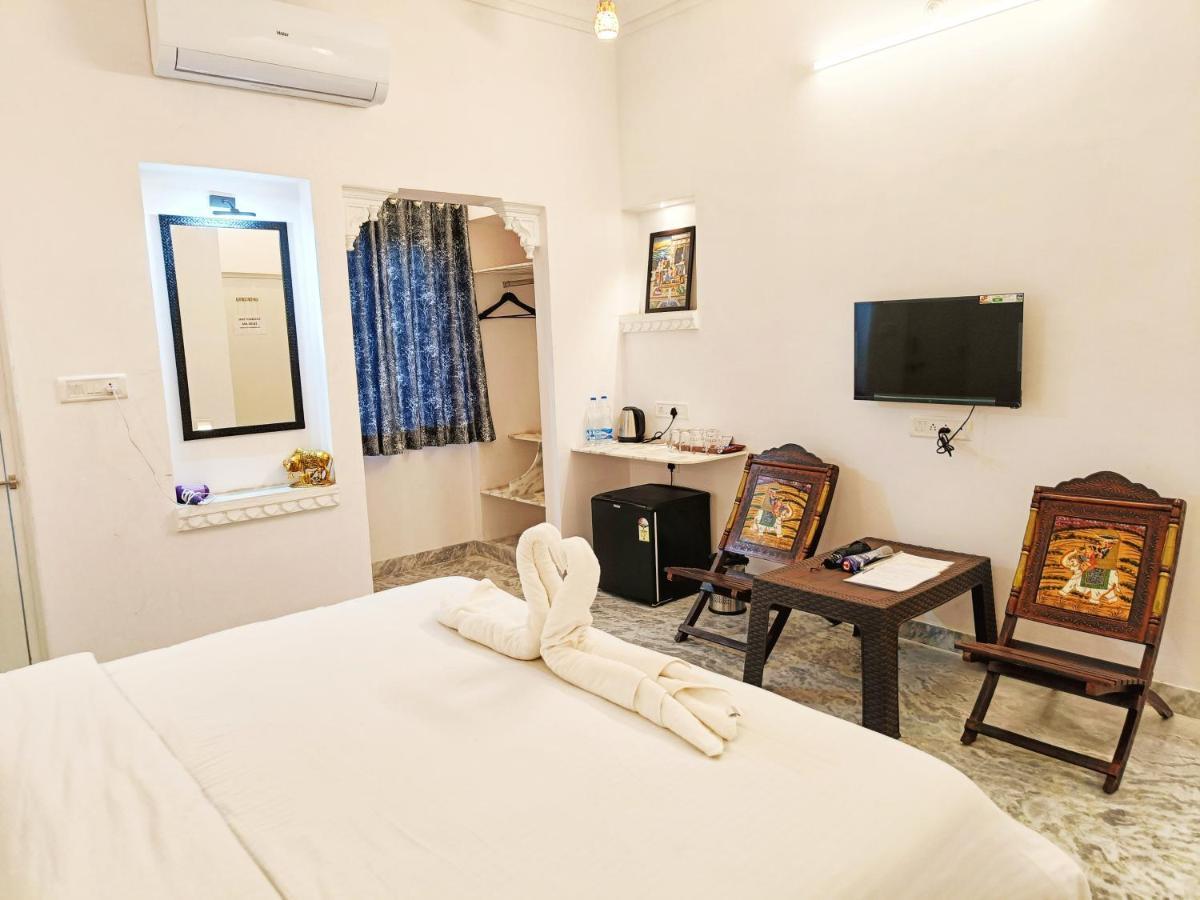 Prakash Ji'S Haveli -Luxurious Lakeside Retreat- Hotel Udaipur Eksteriør billede