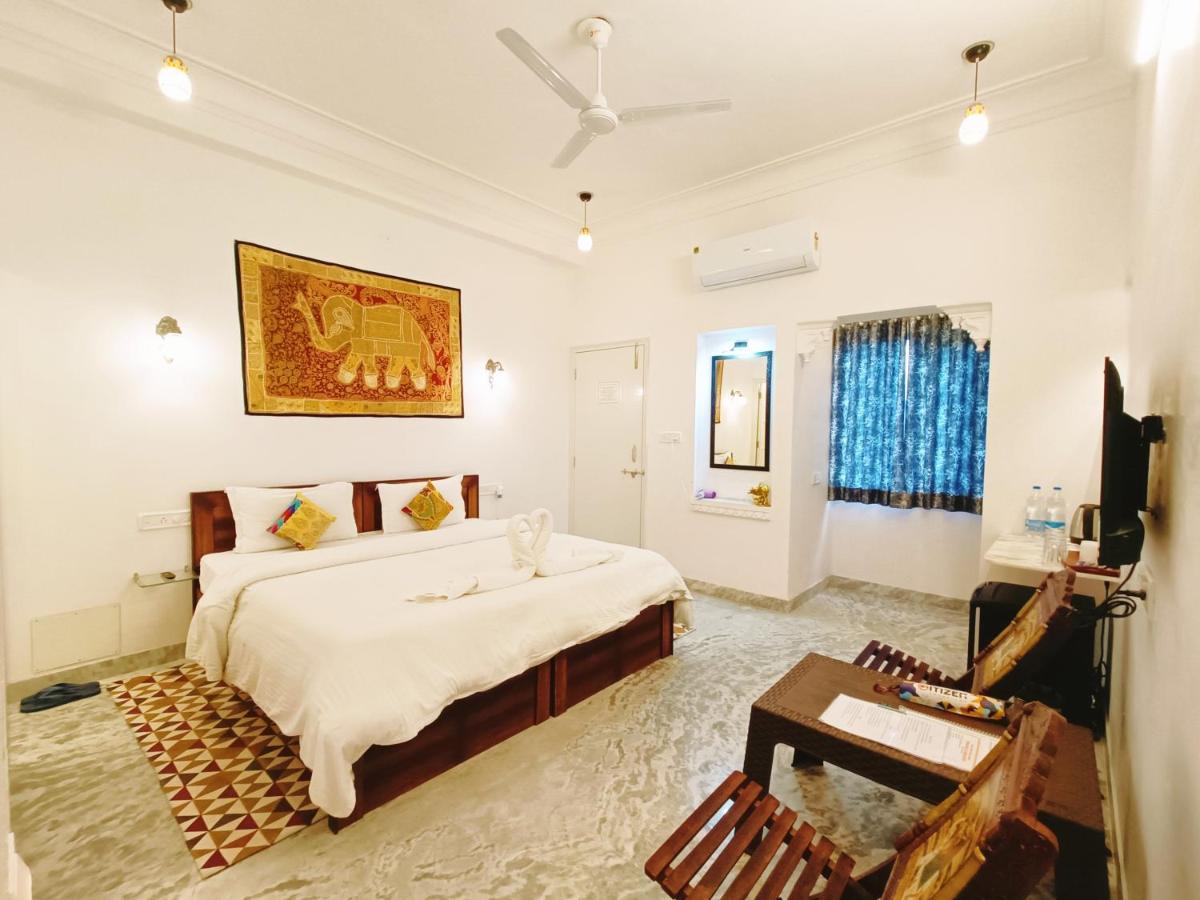 Prakash Ji'S Haveli -Luxurious Lakeside Retreat- Hotel Udaipur Eksteriør billede