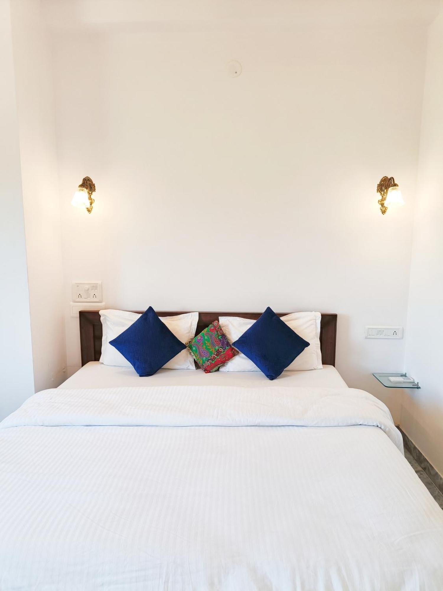 Prakash Ji'S Haveli -Luxurious Lakeside Retreat- Hotel Udaipur Værelse billede